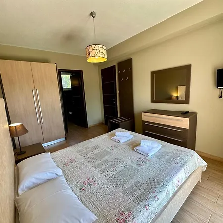 Agrili & Apartahotel Elia Nikitis