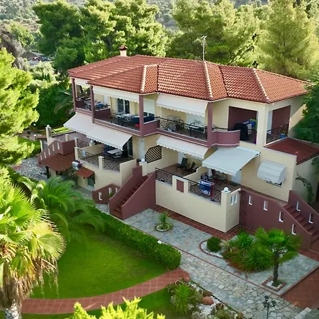 Aparthotel Agrili Apartments & Rooms 3*