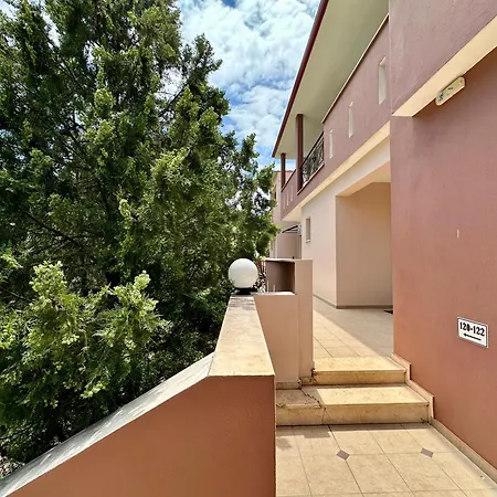 Aparthotel Agrili & Elia Nikitis