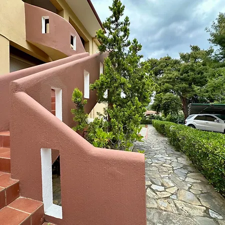 Aparthotel Agrili Apartments & Rooms Elia Nikitis