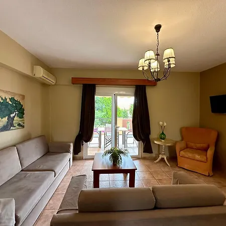 Aparthotel Agrili Apartments & Rooms