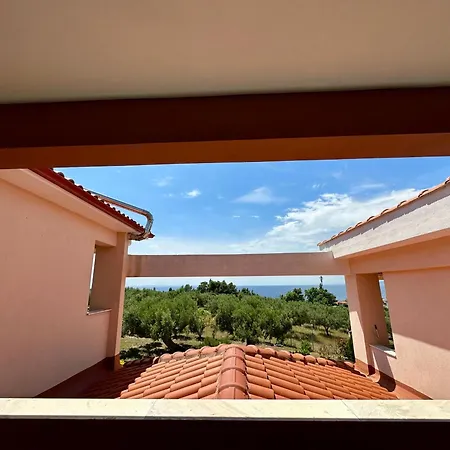 Agrili Apartments & Rooms 3*