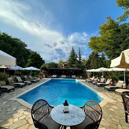 Agrili Apartments & Rooms 3*