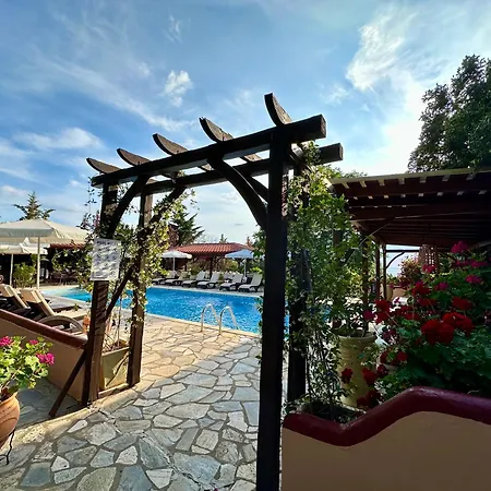 Agrili Apartments & Rooms Aparthotel