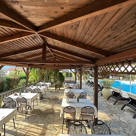 Aparthotel Agrili Apartments & Rooms 3*