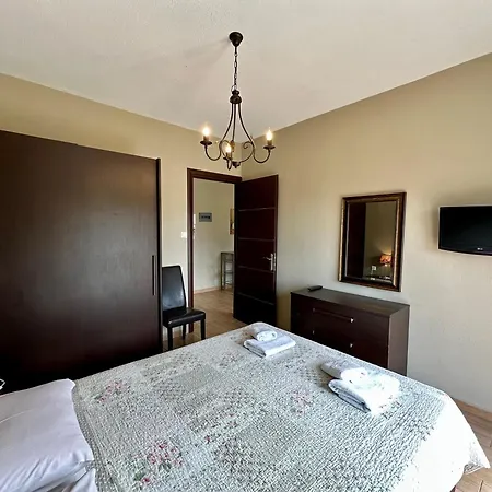 Aparthotel Agrili Apartments & Rooms Elia Nikitis