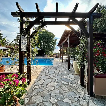Agrili Apartments & Rooms Elia Nikitis