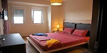 Agrili & Elia Nikitis