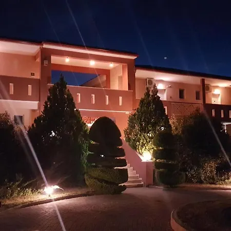 Agrili Apartments & Rooms Aparthotel 3*
