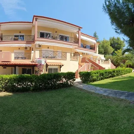 Aparthotel Agrili Apartments & Rooms 3*
