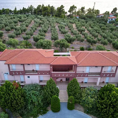 Agrili Apartments & Rooms Elia Nikitis