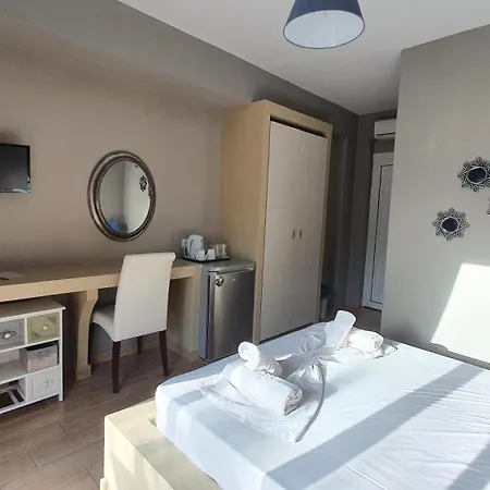 Agrili Apartments & Rooms 3*