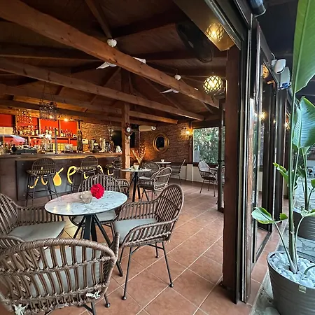 Agrili Apartments & Rooms Aparthotel 3*