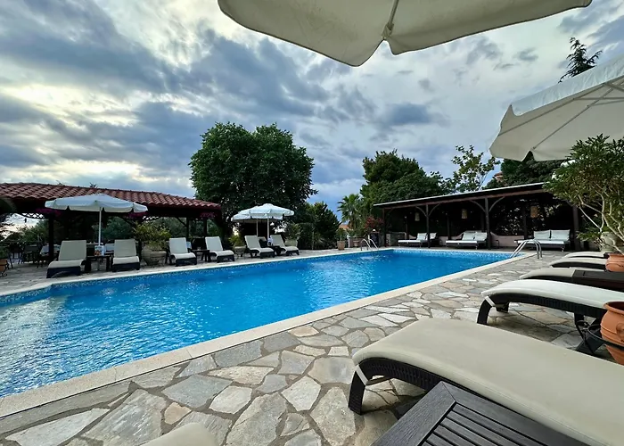 Agrili & Appart hôtel Elia Nikitis